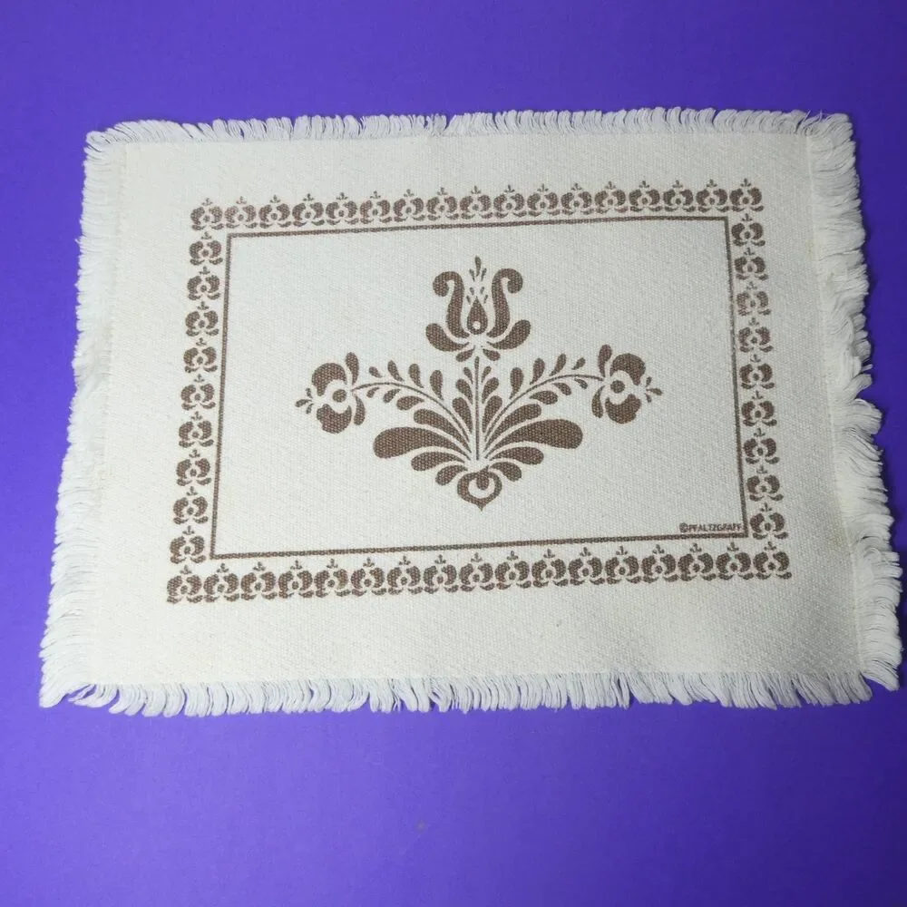 Pfaltzgraff Village Set of 8 Woven Cloth Placemats 12